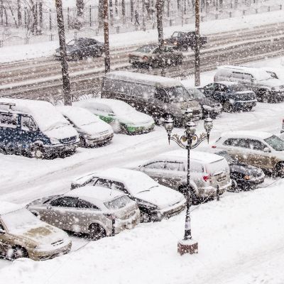  Pushkino, parking in the inhabited massif in blizzard