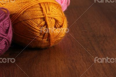 Woolen Colors on the Wood