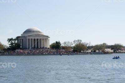 Observing the Thomas Jefferson Memorial