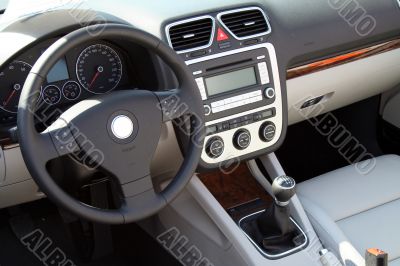 Rudder and meter panel of a cabriolet