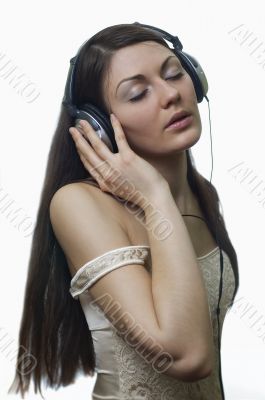 brunette listens relaxing music