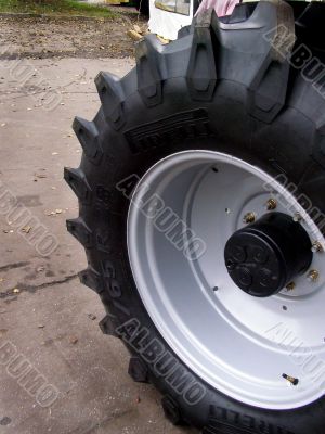 wheel, tractor