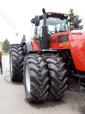 tractor