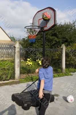 Boy gamme of basketball