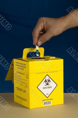 Disposal box