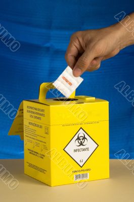 Disposal box