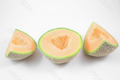 fresh, delicious sliced cantaloupe