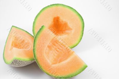 fresh, delicious sliced cantaloupe