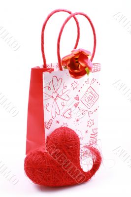 nice shopping bag with tulip and red heart