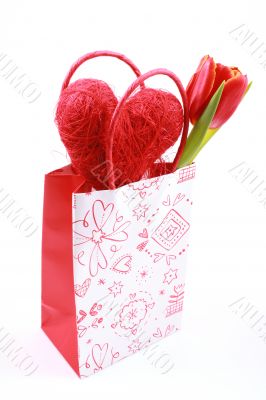 nice shopping bag with tulip and red heart