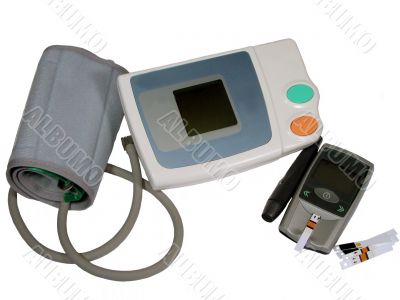 Auto monitoring devices