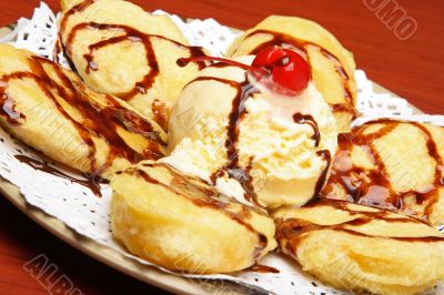 Dessert and cookies.