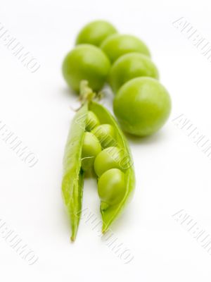 Green peas and plum