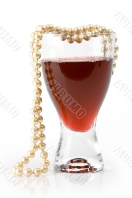 Wine and pearls 2