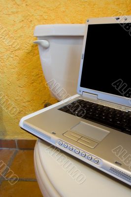 Laptop on WC 3