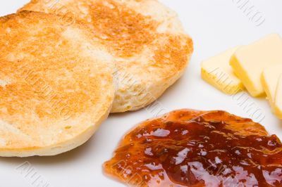 Sweet bread with marmalade