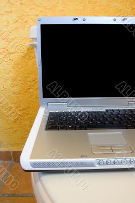 Laptop on WC 2