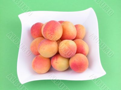 pile of apricots
