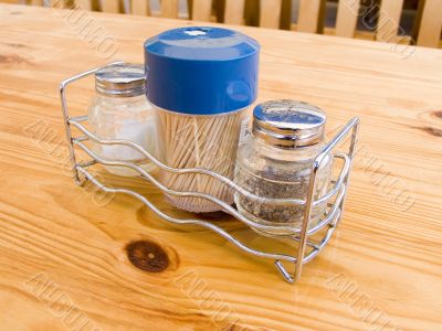 Pepper salt and toothpicks