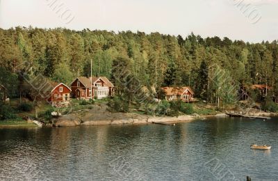 houses at lake