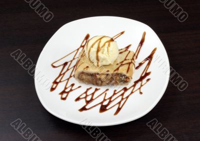 Apple pie with icecream