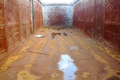 rusty waggon
