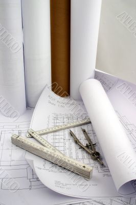 Designs with measure and compasses