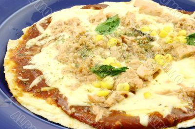 Tuna mini pizza