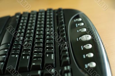 Multimedia keyboard