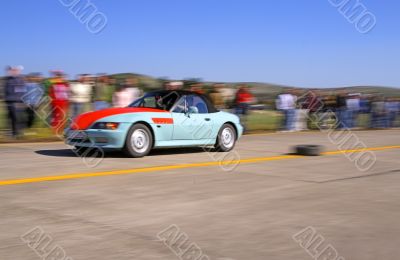 Racing car