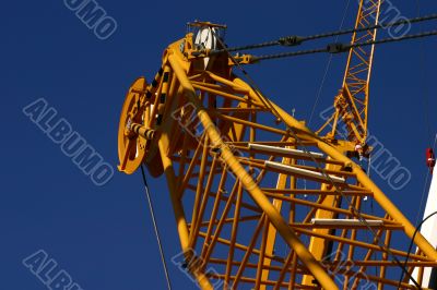 Heavy crane