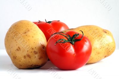 Two potatoes and two tomatoes (1)