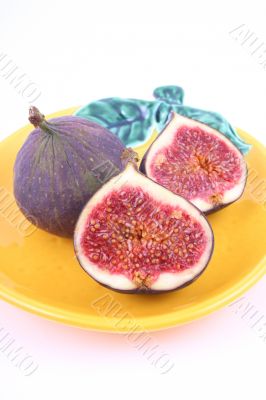 plate of fresh figs isolated