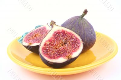 plate of fresh figs isolated