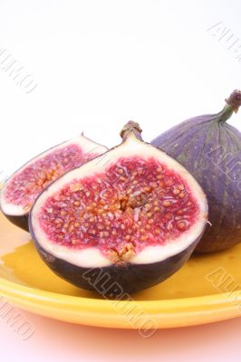 plate of fresh figs isolated
