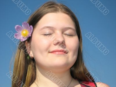 Girl with the flower