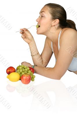 girl eating fruits