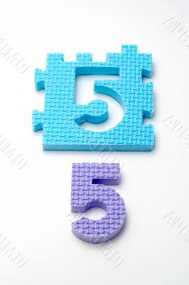 Puzzle colorful numbers