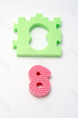 Puzzle colorful numbers