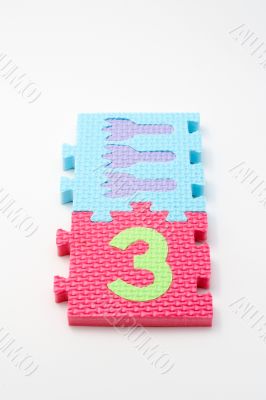 Puzzle colorful numbers