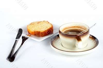 sponge cake and coffee