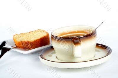 sponge cake and coffee