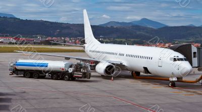 Refueling an airplane