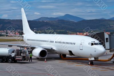 Refueling an airplane