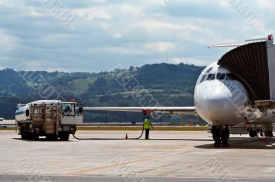 Refueling an airplane