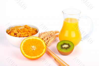 Orange juice and cereals with kiwi