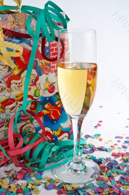 Champagne glass with shopping bag