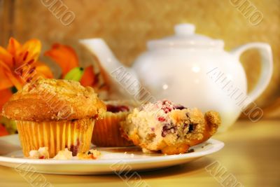 Cranberry muffins and tea