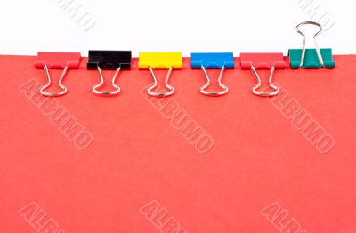 Green clip is the leader