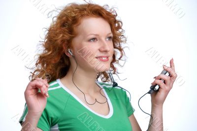 woman with mp3-player